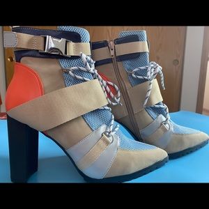 Steve Madden Illusion Blue Multi boot